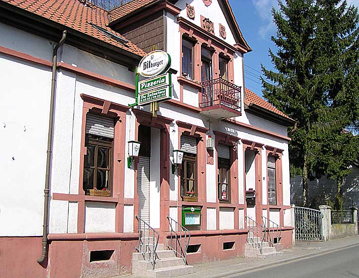 Schallodenbach - Gasthaus/Restaurant Schlemmerscheune in Schallodenbach in der Großen Gasse. Ehemals Gasthaus Mosbach, Gasthaus Koch, und Pizzeria "Mamma Maria".