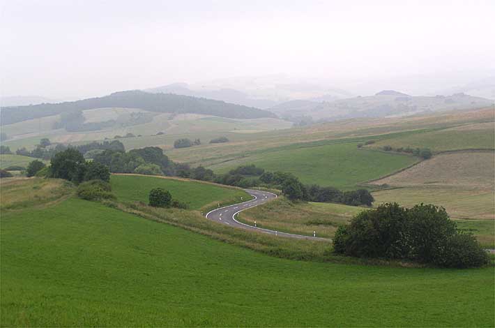 Blick auf die Kreisstraße nach Mehlbach